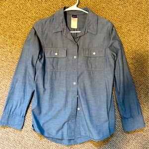 Patagonia - Chambray Blue button-up/down, Women’s 6